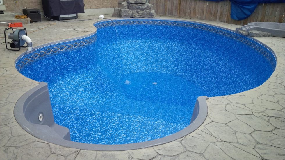 Liner Replacement Toronto | Poolmaster Canada Inc